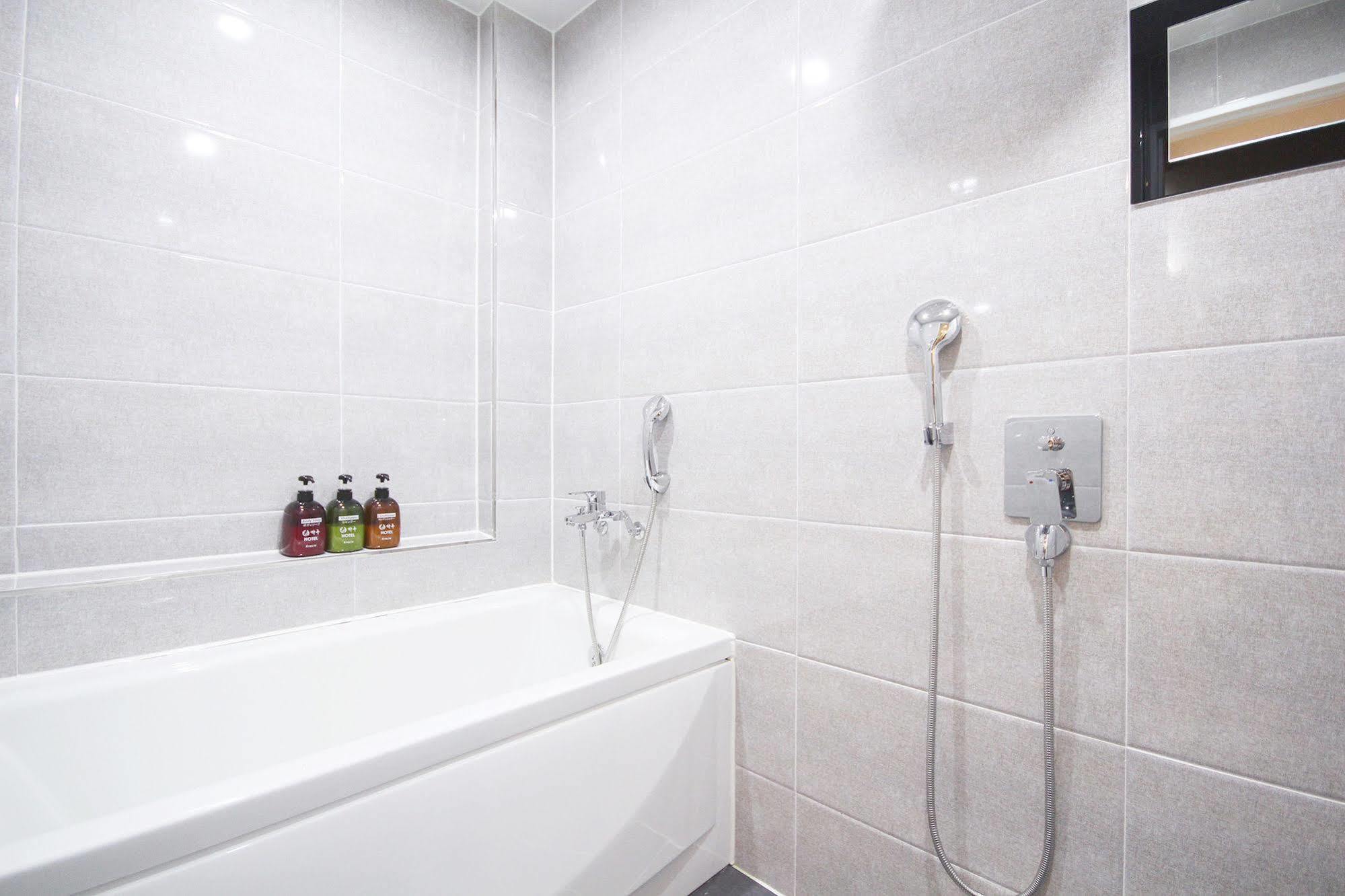 Haru Hotel Gimhae Esterno foto