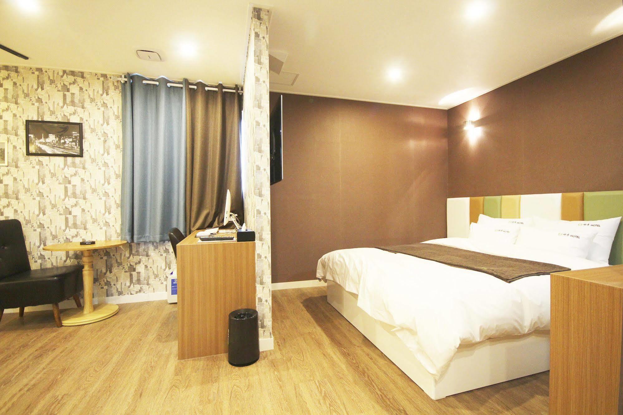 Haru Hotel Gimhae Esterno foto